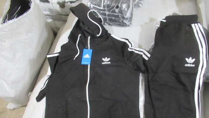 Саратовская таможня задержала поставку поддельной одежды Adidas и Ralph Lauren из Киргизии
