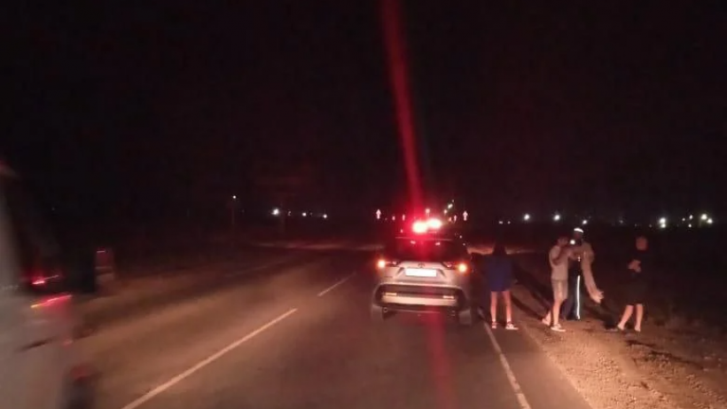 У Балакова водитель Тойоты сбил шедшего по темной трассе мужчину