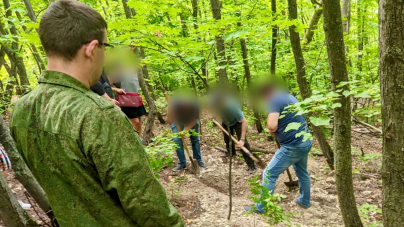После сообщения об убийстве следователи нашли части тела мужчины в лесополосе Саратова