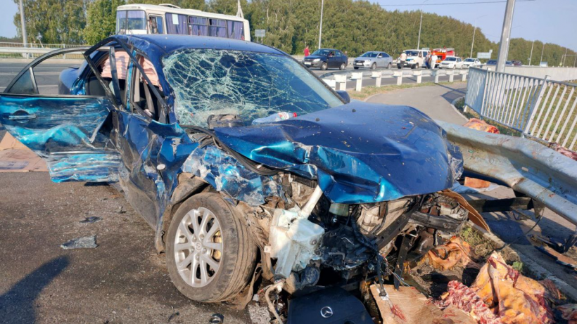 На трассе под Ртищевом в массовой аварии погиб пассажир шестерки