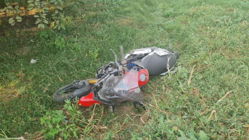 В Энгельсе девушка на мотоцикле врезалась в Калину