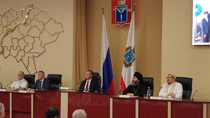 Бусаргин: Цель власти - воспитывать патриотически настроенную молодежь