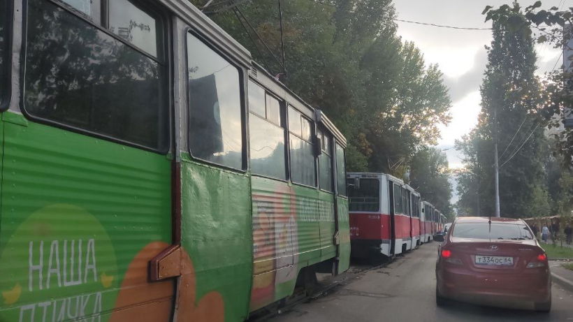 В Саратове из-за ДТП массово встали трамваи
