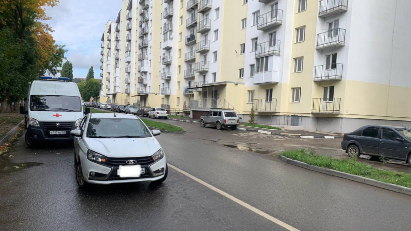 В Саратове Веста сбила мужчину-нарушителя