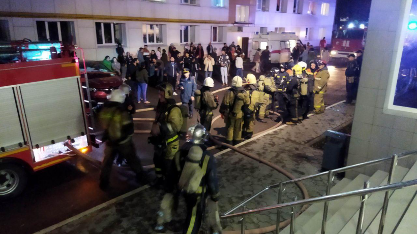 В Саратове загорелось общежитие медуниверситета. Студентов эвакуировали, есть пострадавшие