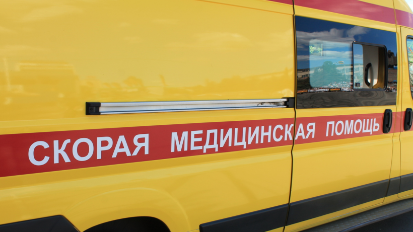 Пьяная молодая саратовчанка напала на медика скорой помощи