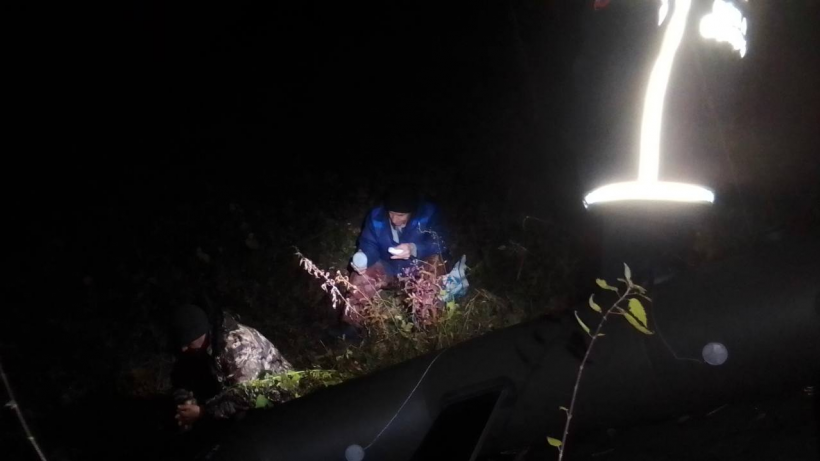 Ночью в селе под Аткарском спасатели вернули домой двух заблудившихся рыбаков