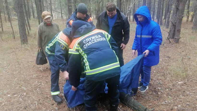 В лесу под Балашовом пенсионерка сломала ногу. Её выручили спасатели