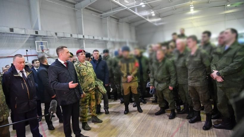 Бусаргин заявил, что мобилизованные попросили убрать что-то из наборов к экипировке ради подарков детям
