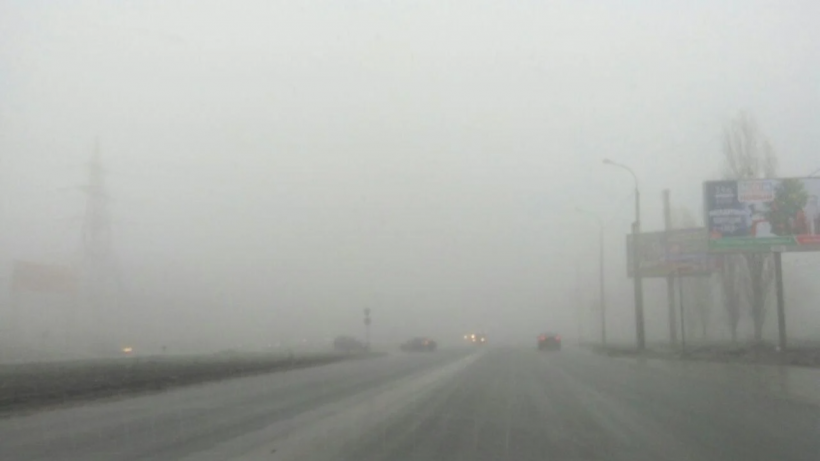 ГИБДД призывает саратовцев быть осторожными на дорогах из-за тумана