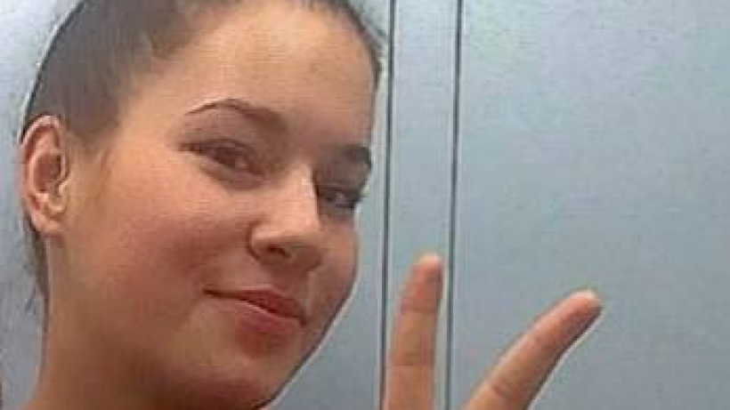 В Саратове десять дней разыскивают 17-летнюю Алину Полякову, ушедшую в магазин