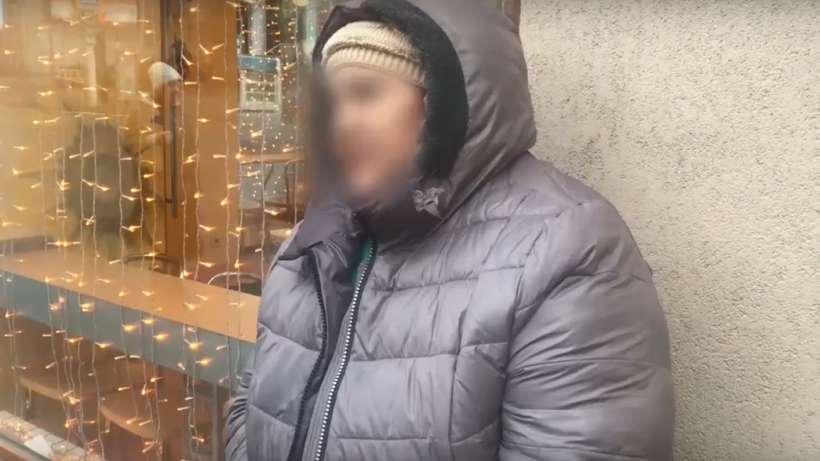 В Саратове полицейские поймали карманницу из Энгельса с поличным