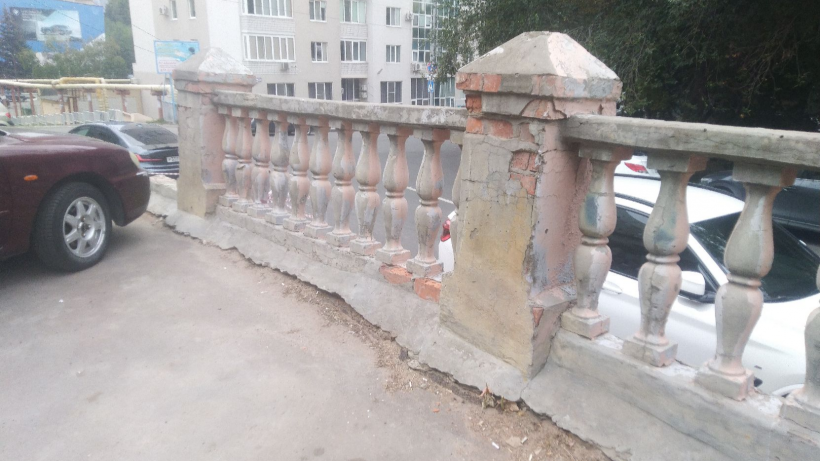 Частично снесенную балюстраду в Саратове хотят восстановить в виде полноценной копии за 2,8 миллиона рублей