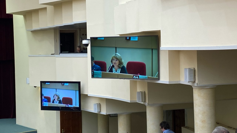 Единоросс Елена Перепелицина сдала депутатский мандат. Она получит пост заместителя мэра Саратова