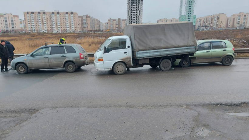 В массовой аварии в Солнечном пострадала пассажирка иномарки