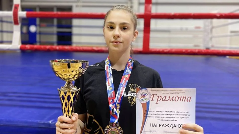 Юная саратовчанка завоевала золото всероссийского турнира по кикбоксингу
