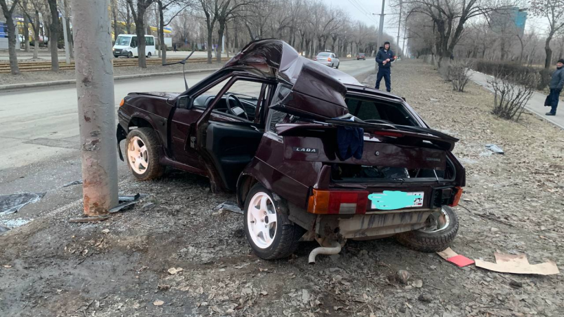 В Заводском районе четырнадцатую отбросило в столб после столкновения с Опелем