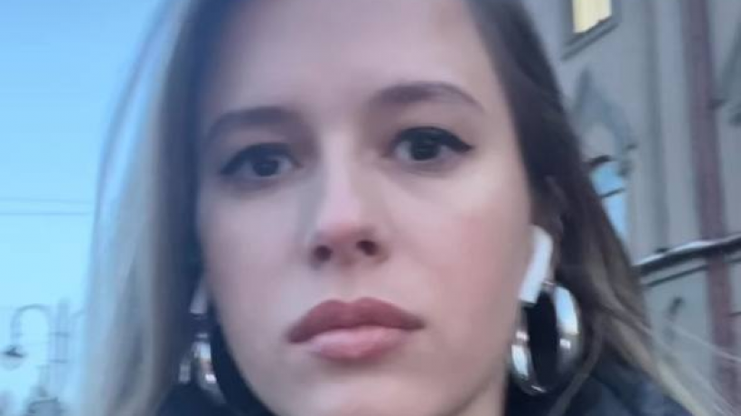 Певица Elvira T заметила в Саратове переименованный проспект и оказалась шокирована