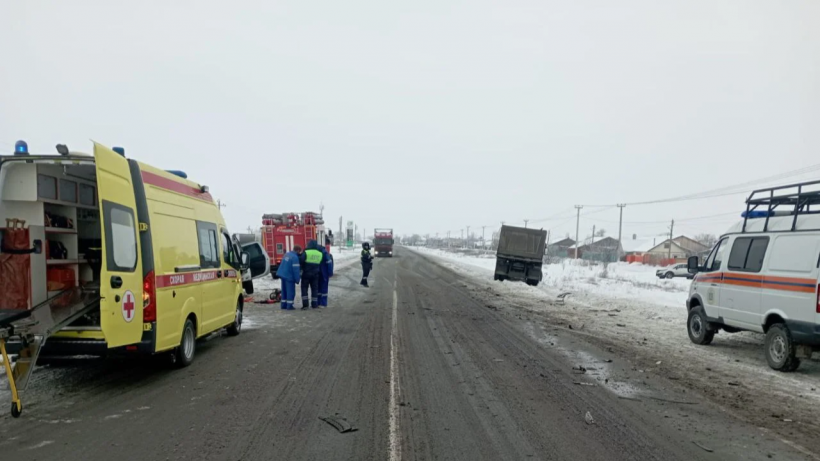 ГИБДД: Виновником трагической аварии у Балакова был выехавший на встречку водитель больничного Ларгуса