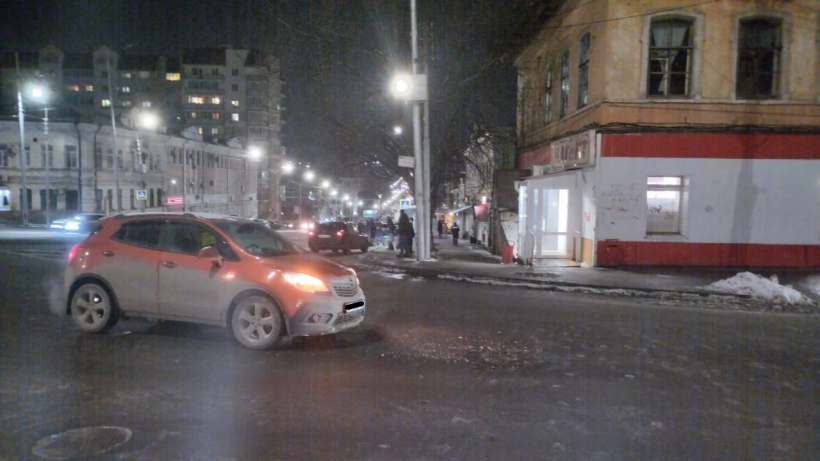 В Саратове женщина за рулем иномарки сбила девушку-пешехода