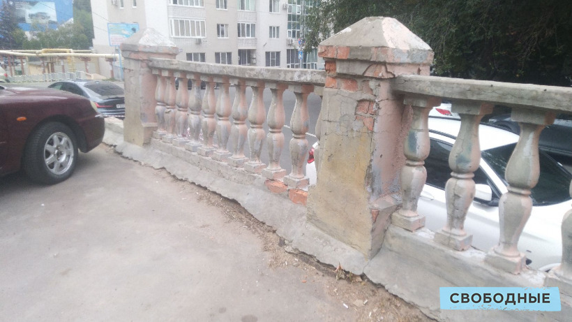 При реконструкции саратовской балюстрады в центре города хотят сохранить её балясины