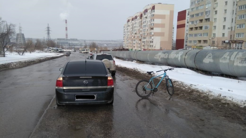 Водитель иномарки сбил велосипедиста в Кировском районе Саратова