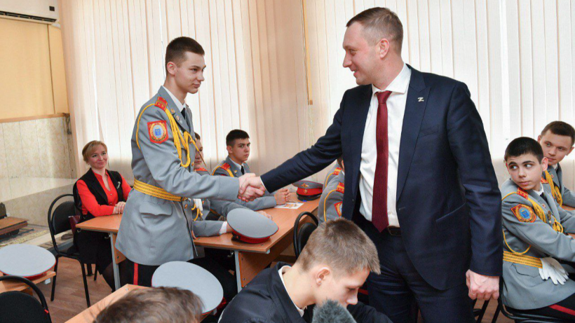 Десятиклассников в Саратовской области будут отправлять на пятидневные военно-патриотические сборы