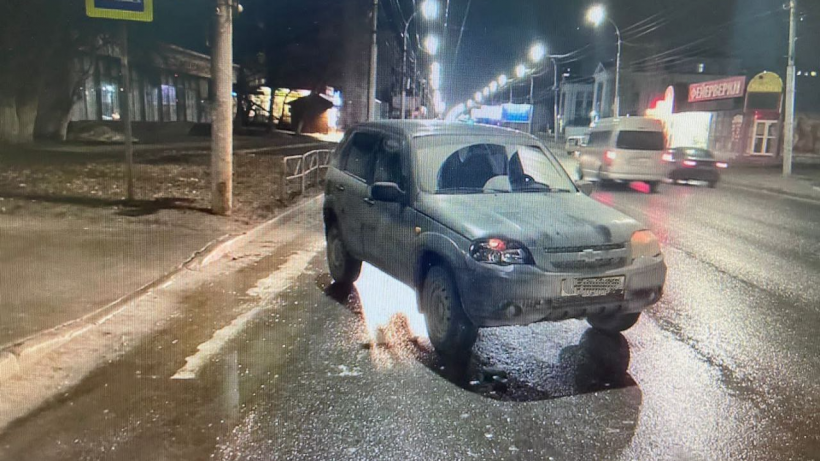 В Саратове водитель внедорожника сбил женщину на пешеходном переходе