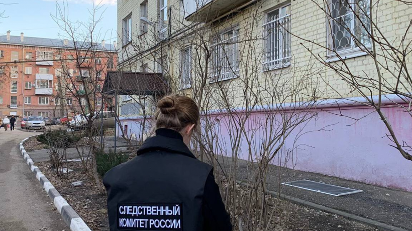 Трехлетняя девочка упала из окна в Саратове. Подробности