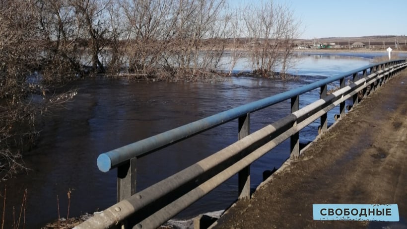 Паводок. В Саратовской области закрыли восемь дорог и шесть мостов