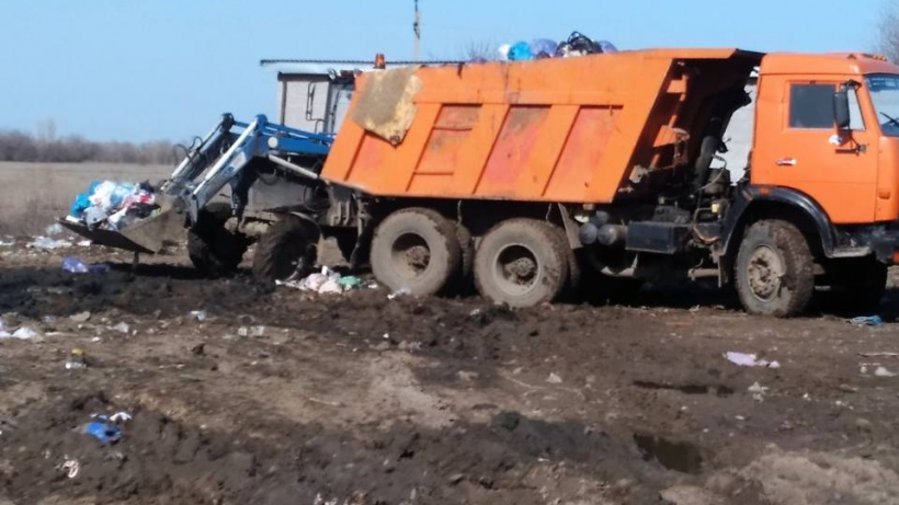 Свалку мусора в Краснокутском районе убрали после жалобы жителя в СМИ