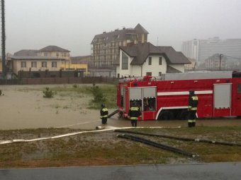 В Сочи объявлена чрезвычайная ситуация из-за наводнения после ливня