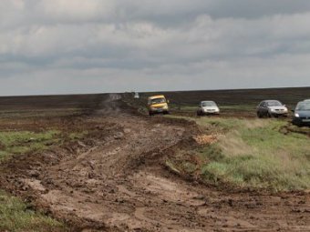 Новоузенский фестиваль грязи. Туристам посоветовали приезжать смотреть тюльпаны «на танке»