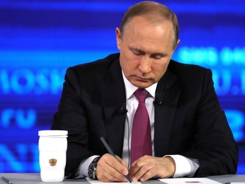 Путин попрекнул Порошенко офшорами