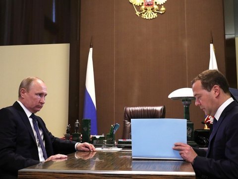 Премьер-министр Медведев объявил состав нового правительства
