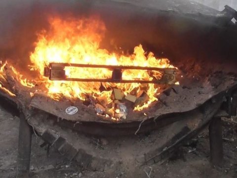 Саратовские сотрудники Россельхознадзора засняли процесс сжигания санкционного сыра