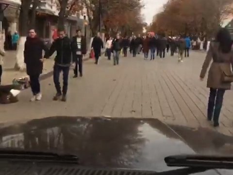 Панин в Саратове проехался на «Гелендвагене» по проспекту Кирова