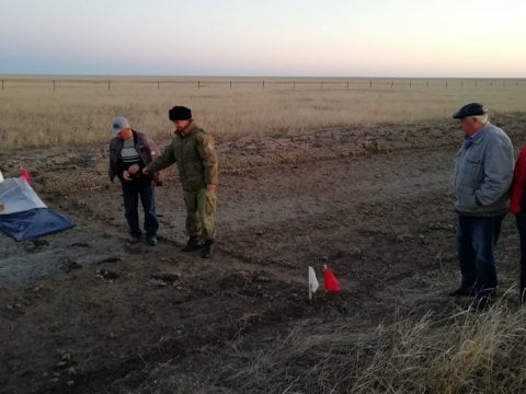 Саратовские пограничники задержали шедшего из Казахстана мужчину с насваем