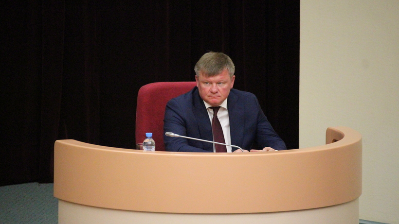 Мэр Саратова не желает видеть на Театральной площади «ямки» и «латки» 