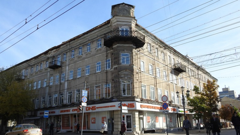 Прокуратура через суд добивается ремонта гостиницы «Россия» в Саратове