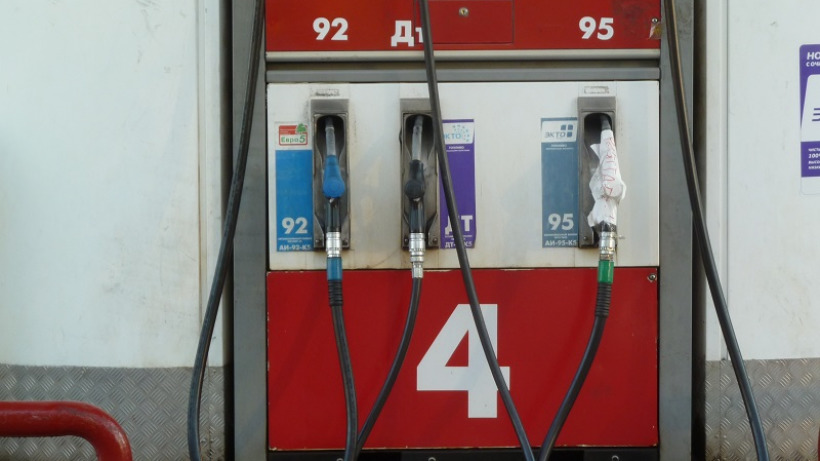 В Саратовской области 92-й бензин стоит дороже, чем в среднем по России 