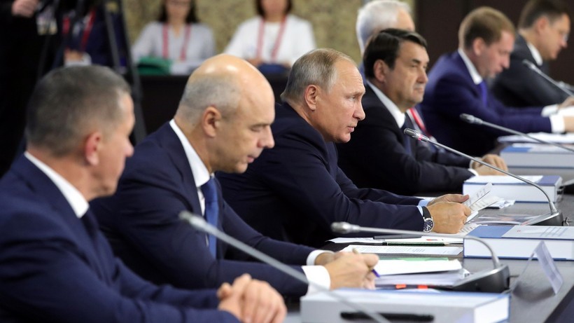 Радаев примет участие в Госсовете с Путиным на тему ремонта дорог