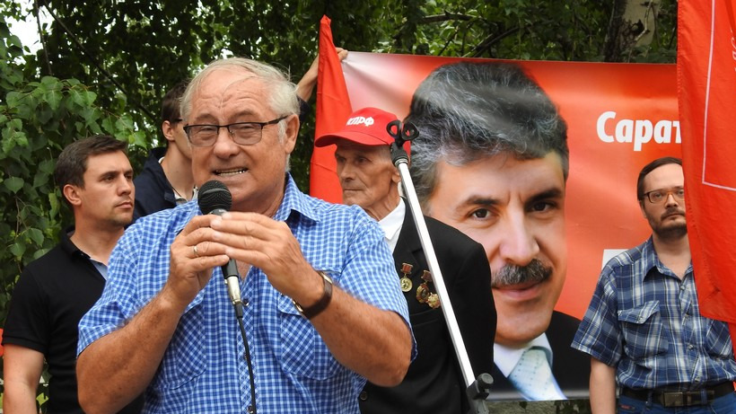 На митинге в поддержку Грудинина в Саратове депутат ругал «либерастов» и хвалил американские пенсии