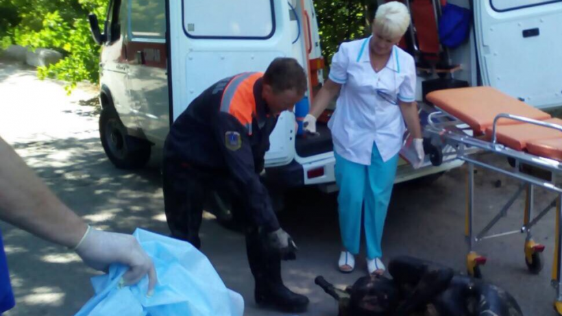 В Вольске спасатели вытащили из канализации полуголого мужчину
