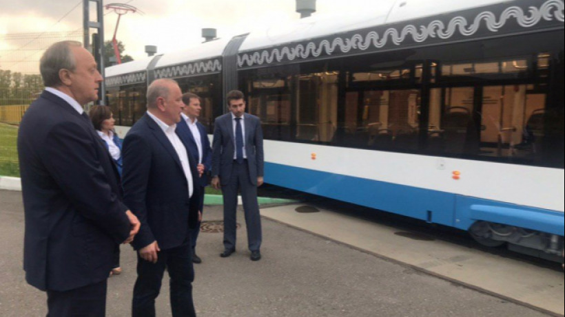Радаев осмотрел петербургские скоростные трамваи