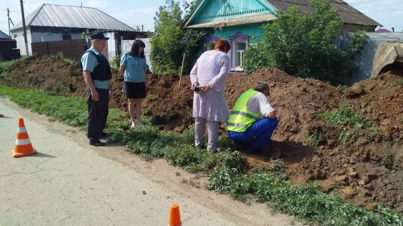 По требованию приставов в дом многодетной семьи в Красном Куте провели воду