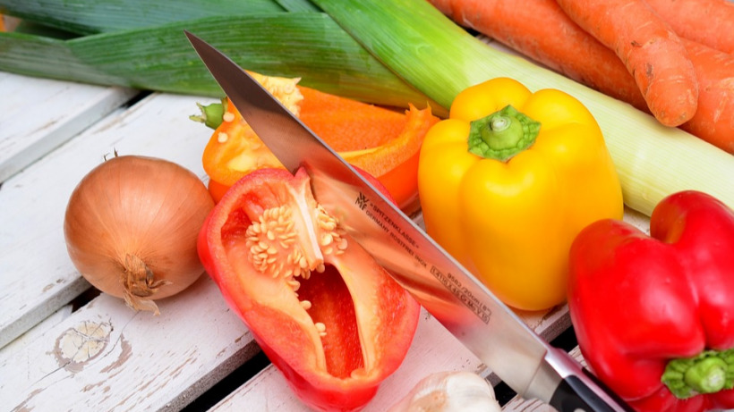 Роспотребнадзор: Саратовцы достаточно едят фруктов и овощей