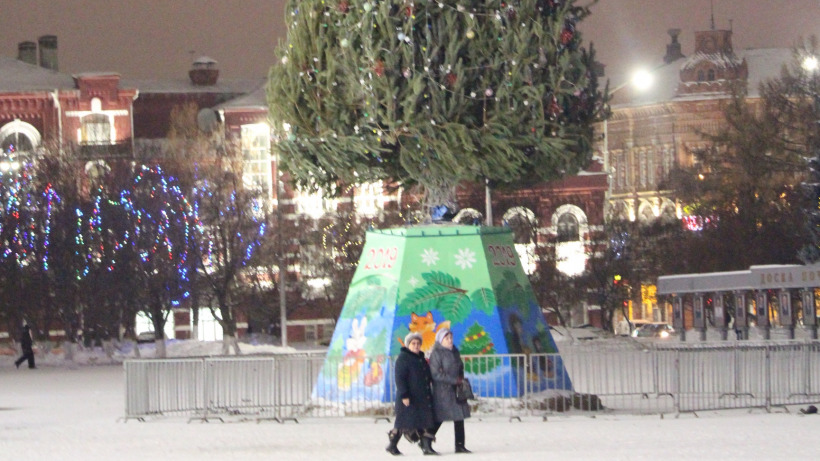 Саратовское УФАС: Мэрия незаконно выдала субсидию на установку новогодней елки на Театральной площади