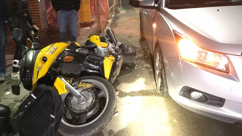В Саратове пассажирка мотоцикла пострадала от удара иномарки