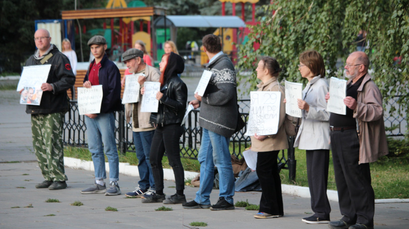 Пенсионер на акции протеста в Саратове: «Наше общество не устраивает нынешняя элита»